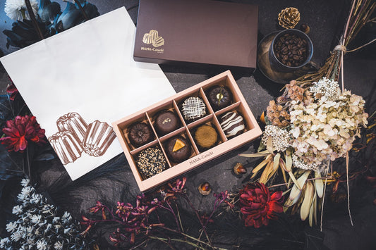 【NANA-Canelé贈答用プレミアム8個入りBセット】 (クラシック、黒胡麻、ビターショコラ、オランジェット※、ロイヤルミルクティー、ほうじ茶、煎茶、ミルクショコラ)